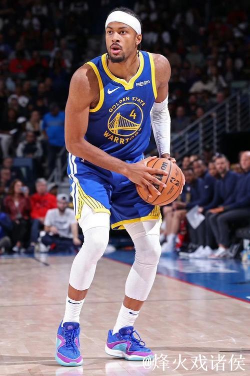 科尔:穆迪今晚的表现配得上终结阵容,下一场会有大不同 科尔:穆迪今晚的表现配得上终结阵容,下一场会有大不同